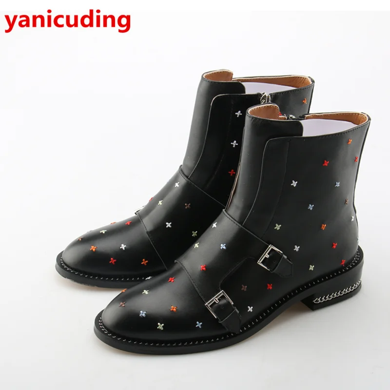 

Hot 2018 Ankle Boots Woman Round Toe Metal Chain Sqaure Heels Woman Design Embroider Booties Casual Knight Boots Mujer Shoes