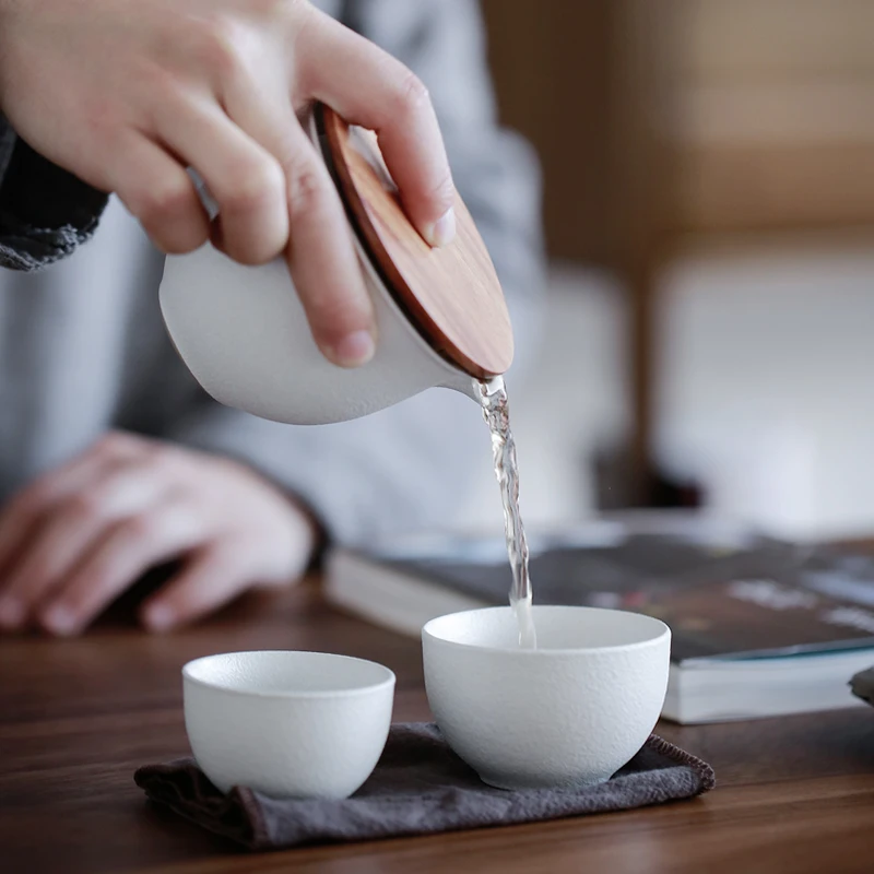 TANGPIN Японский керамический заварочный чайник с 2 чашками gaiwan чайные наборы портативный чайный набор для Путешествия Посуда для напитков