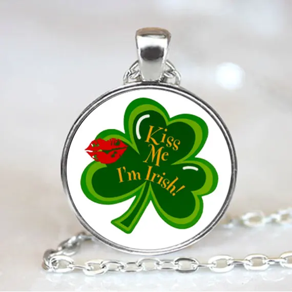 (1 шт./лот) Kiss Me I'm Irish Three Leaf Clover подвеска на День Святого Патрика|necklace cam|pendant