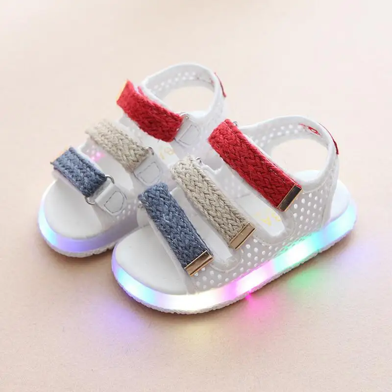 

2019 new children's sandals boys and girls sports sandals summer lights LED kids baby beach sandals kids slip boys girls shoes