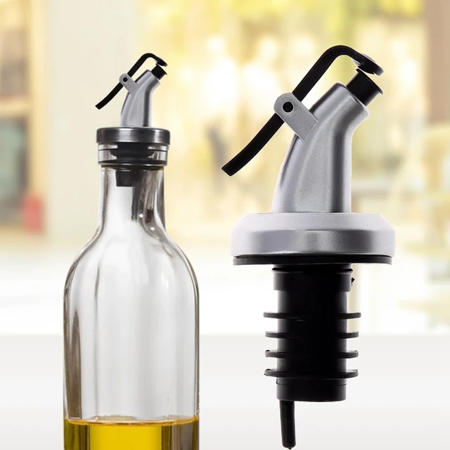 Oil Sprayer Liquor Dispenser Wine Pourers Flip Top Beer Bottle Cap Stopper Leak Proof Pourer Kitchen Accessories Random Color