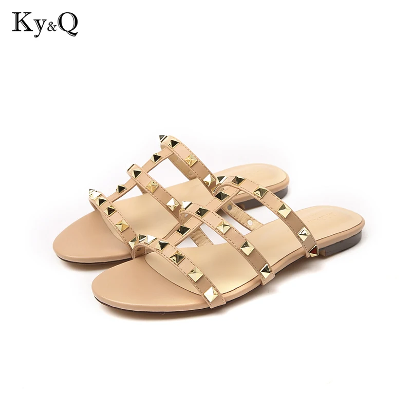 

2018 luxury brand 3 colors women's Fashion flat sandals black white brown female Summer rivet shoes casual sandals