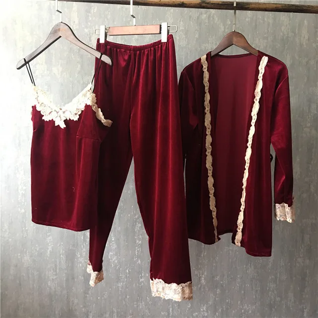 Women-autumn-winter-fashion-pajama-set-high-grade-velvet-floral-embroidery-nighties-bathrobe-pyjama-set-sexy.jpg_640x640 (1)