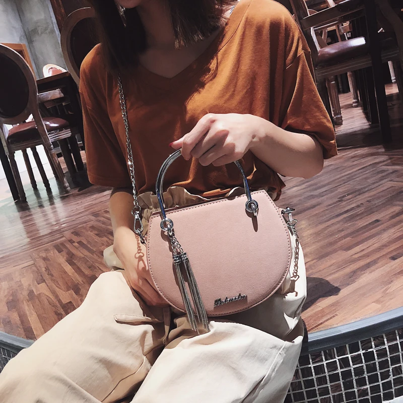 New Fashion Delicate Mini PU Leather Women's Handbag Metal Chain Tassel Shoulder Crossbody Bag Ladies Small Round Package