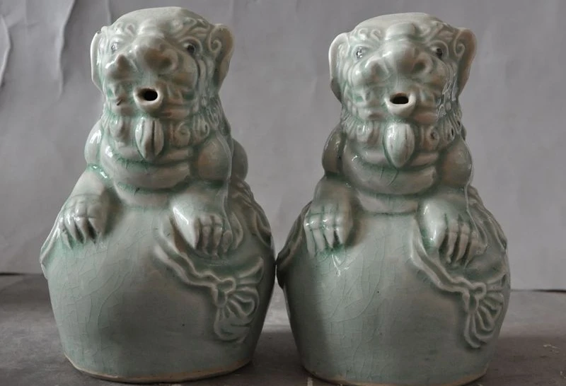 

Marked China old porcelain glaze Fengshui Foo Dog Lion Ball Statue Pot backflow