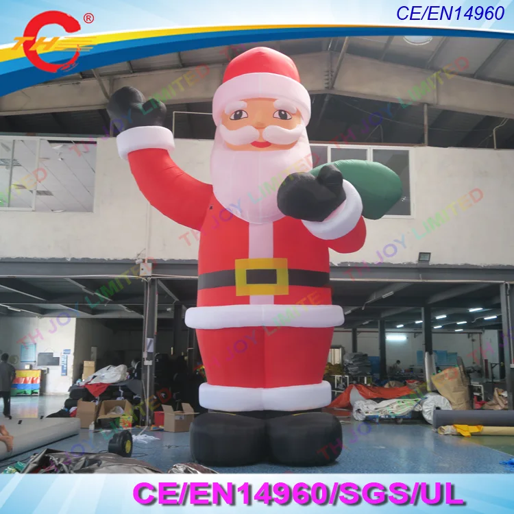 giant inflatable santa 1