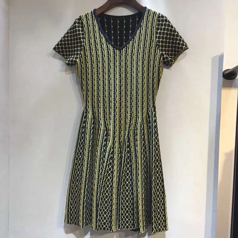 V-образным вырезом летнее платье для Для женщин Модные принты летнее женское платье без рукавов 2019 Новое Женское платье