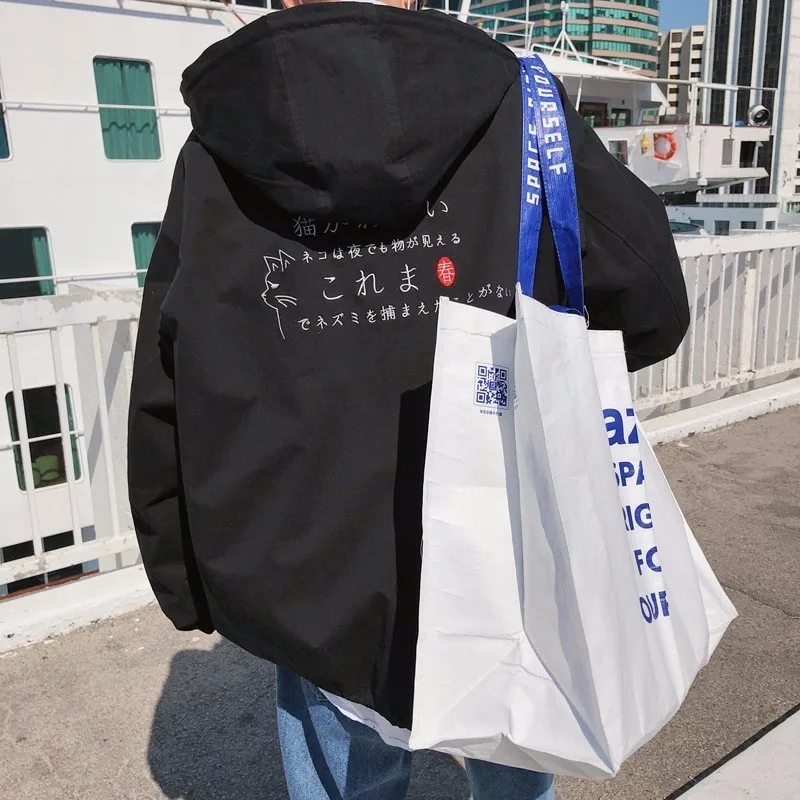 2018 New Japanese Style Men's Fashion Trend Coats Embroidery Casual Bomber Streetwear Jackets Loose Hat Black Windbreakers M-XL