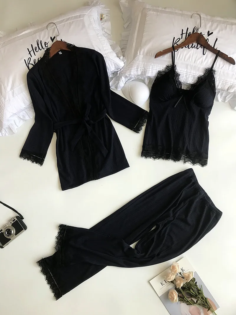 9463039056_1412111203