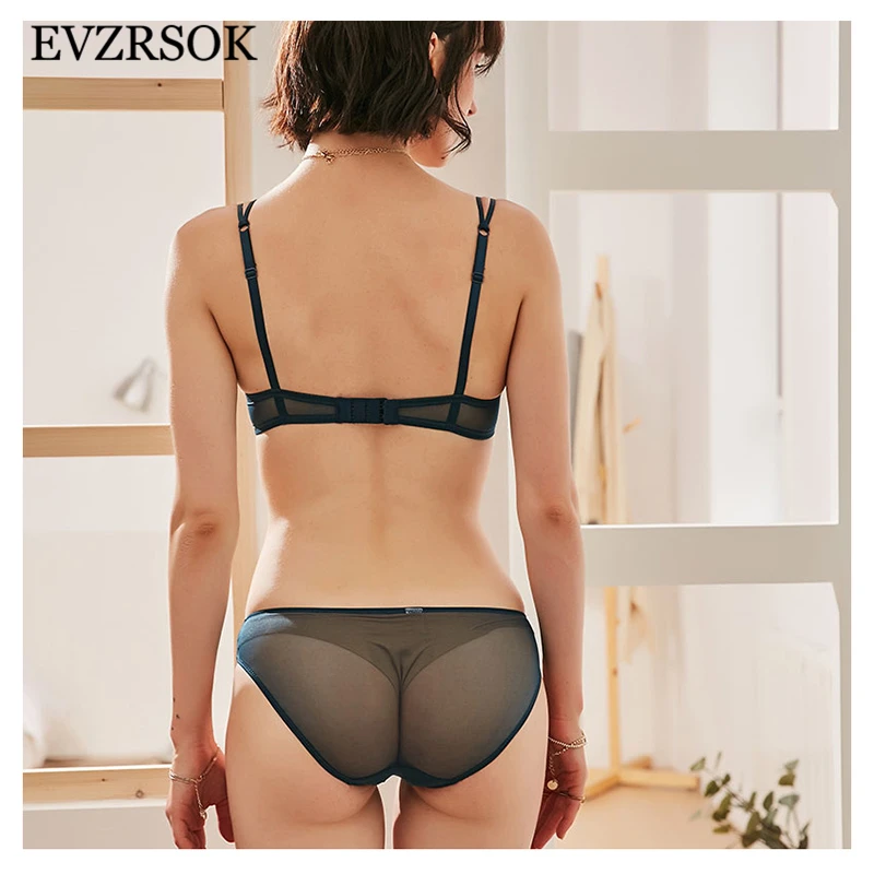 Europe Embroider Brassiere Lace Underwear Set Hollow Out Transparent Bra Panties Set Ultrathin Green Sexy Women Lingerie Set Europe Embroider Brassiere Lace Underwear Set Hollow Out Transparent Bra Panties Set Ultrathin Green Sexy Women Lingerie Set