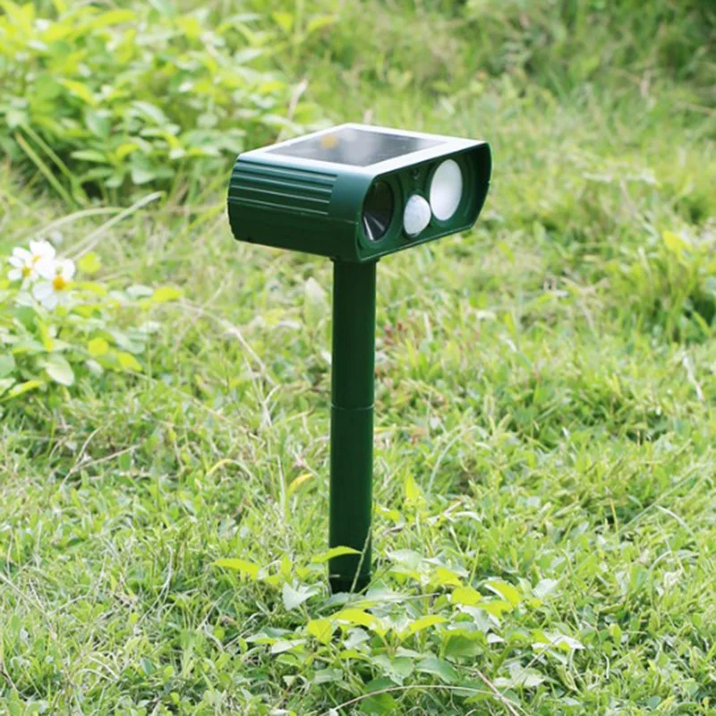 Solar Ultrasonic Dog Repeller With Led Light Infrared Animal Drive Small Animal Light Drive