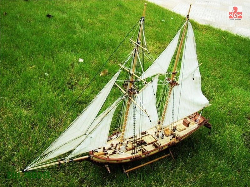 ZHL Halcon 1840 модель корабль дерево