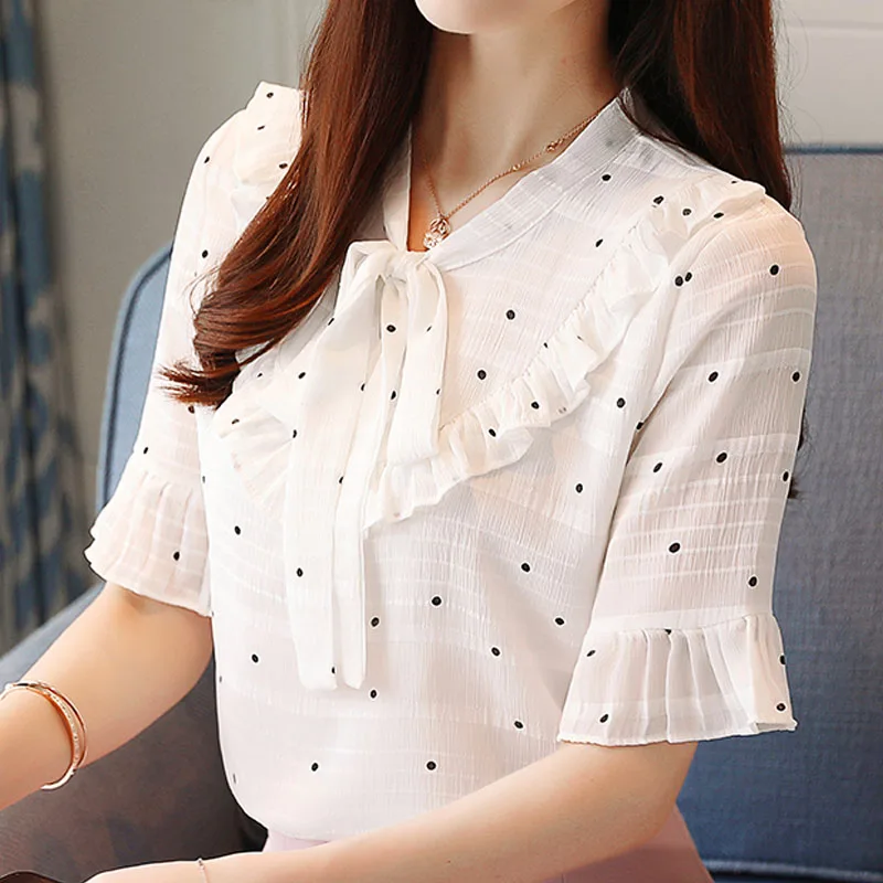 Женская шифоновая блузка в горошек белая с бантом и V образным вырезом модель 2021 50