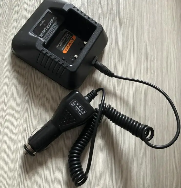 Радио Оригинальное портативное зарядное устройство с USB кабель со световым индикатором для Baofeng UV-5R UV-82 BF-F8HP плюс иди и болтай Walkie Talkie Ham радио - Цвет: 24V add desktop