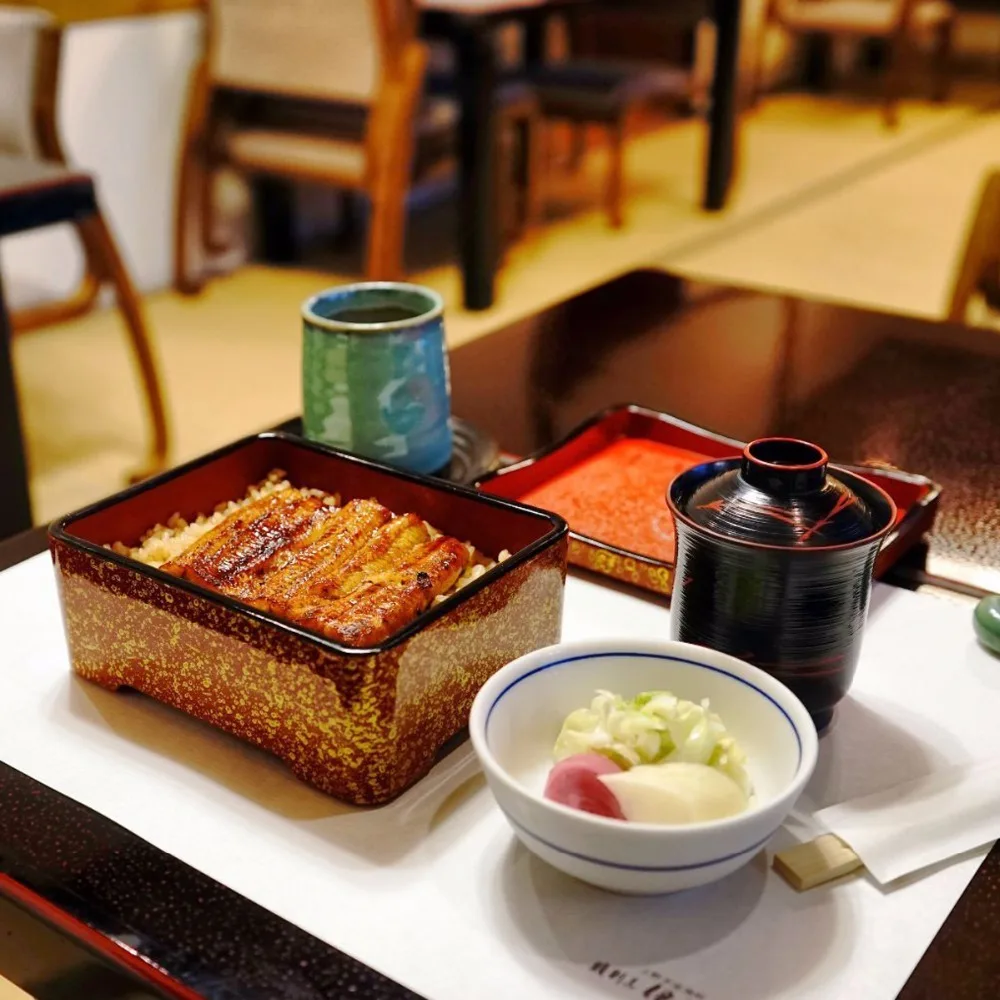 

Japanese sushi eel rice lunch box picnic snack meal fast food business container packages plastic Japan bento lacquer dining set