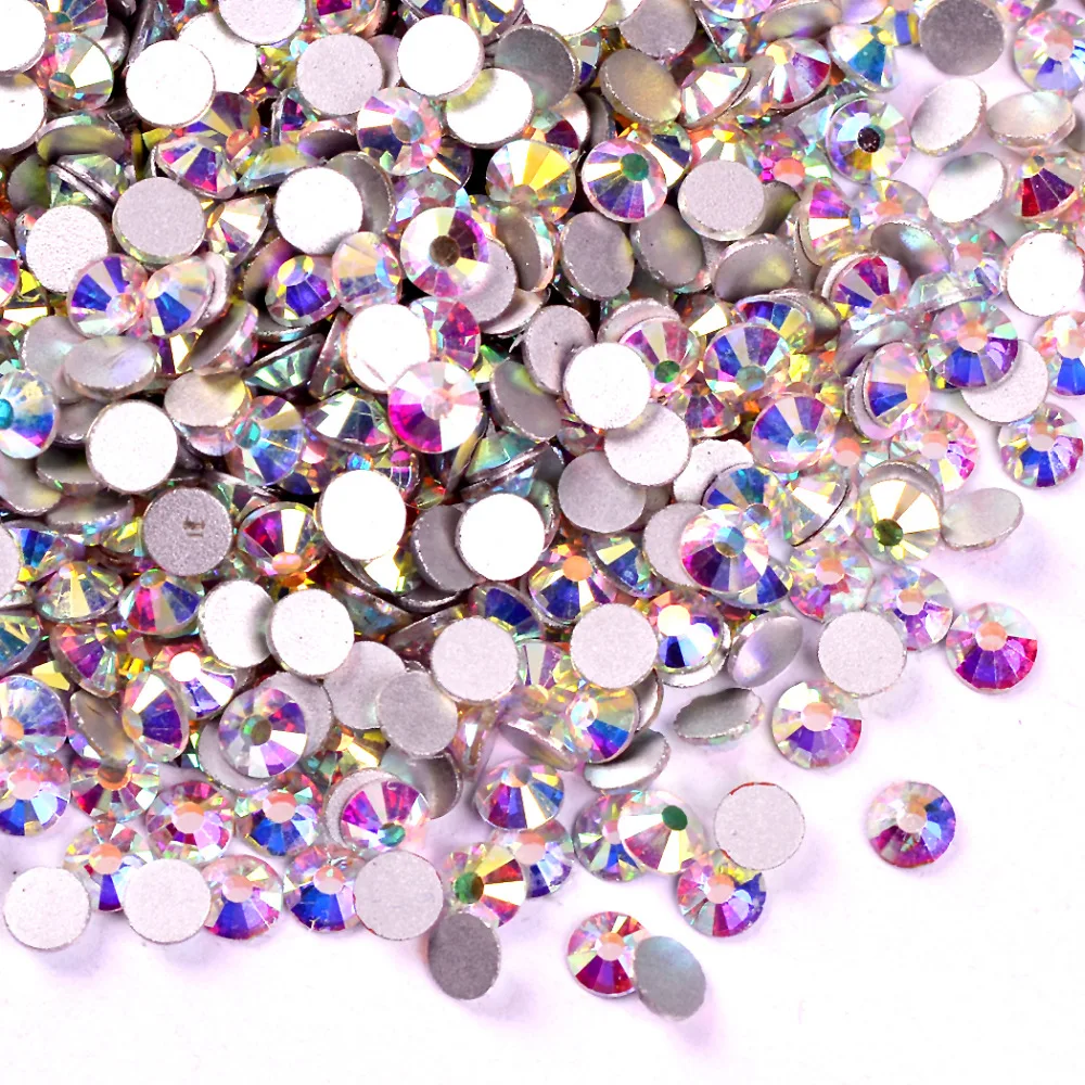 эстетика воды с блёстками. абстракция. переливающийся бисер. капли воды. стеклянная мозаика.