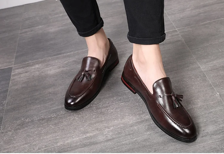 

ERRFC Fashion Brown Men Boat Shoes Designer Pointed Toe Slip On Tassel Casual Shoes Man PU Leather Shoes Black Hombre Zapatos 48
