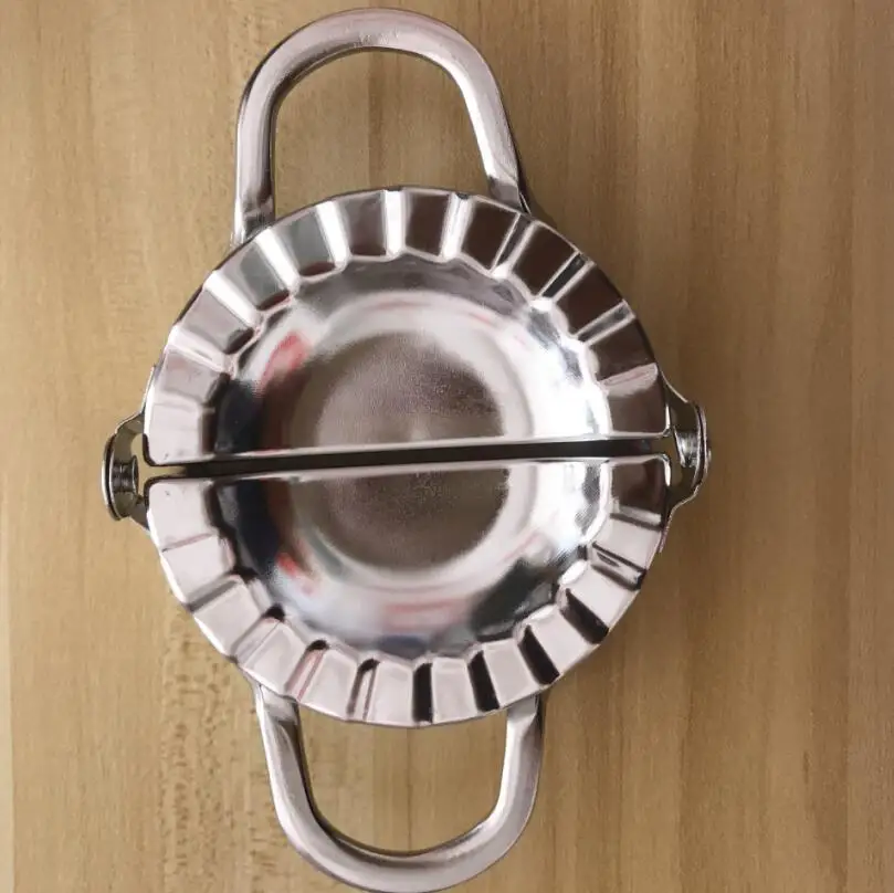 

Новый клецки Jiaozi чайник Плесень Кондитерские Нержавеющая сталь оболочки теста резак для Кухня делая инструменты LX6519