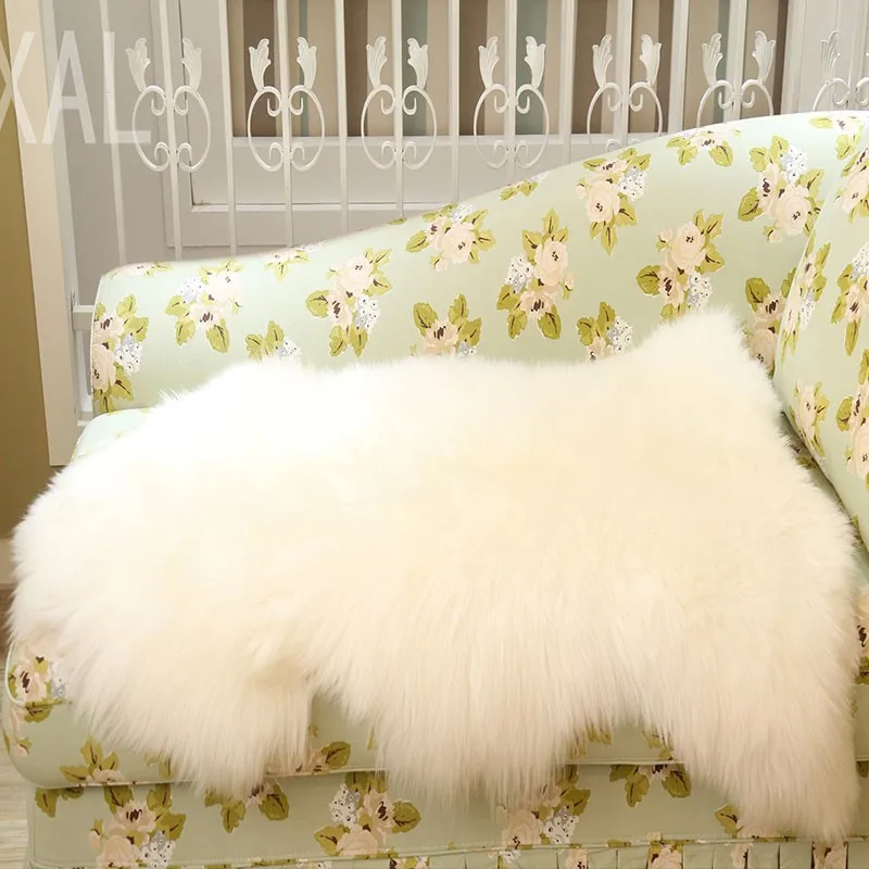 Big Whole sheepskin Cushion 01.detail.06