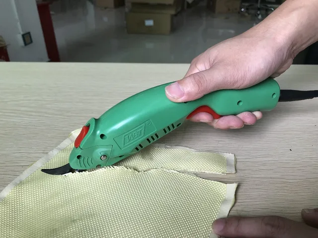 WBT-2 PORTABLE ELECTRIC SCISSORS - Infinity FRP Supply