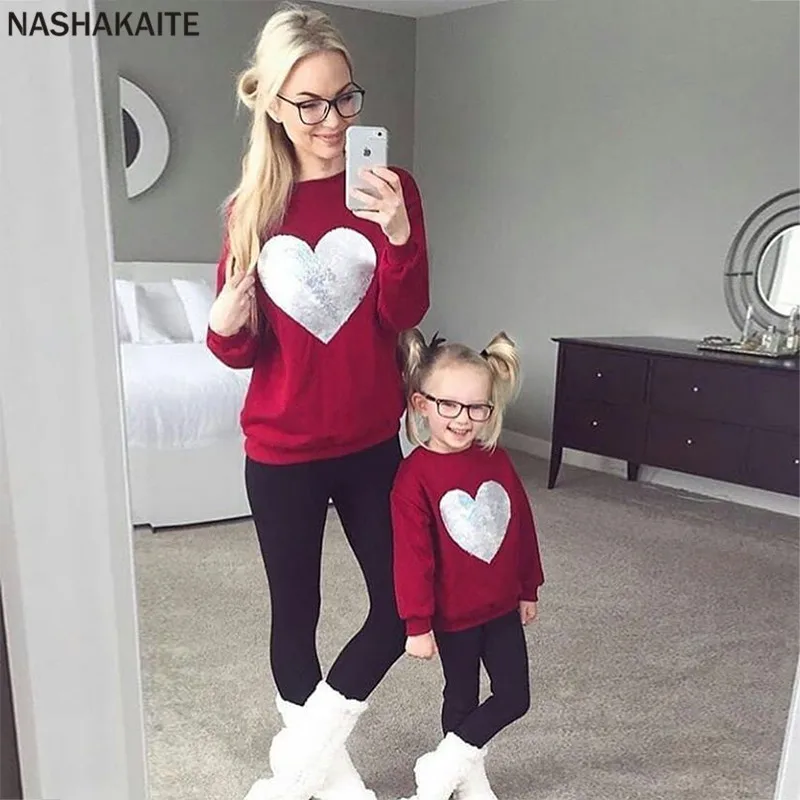 NASHAKAITE «Mommy and me» Толстовка осень-зима блестящим сердечком пуловер, свитшот с принтом Семья Одинаковая одежда