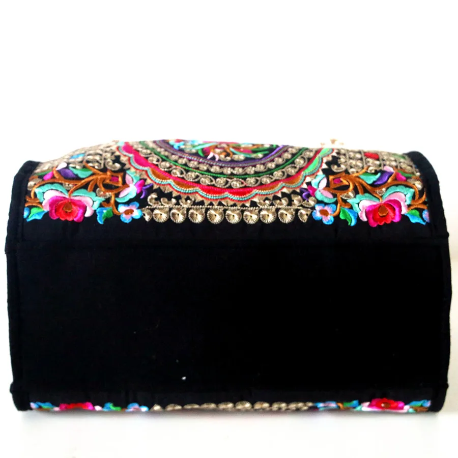 Crossbody bag women shoulder bag women messenger bag Women's Canvas Handbags Casual Shoulder Bag Floral Embroidered Ethnic Bag Vintage Messenger Ladies Crossbody