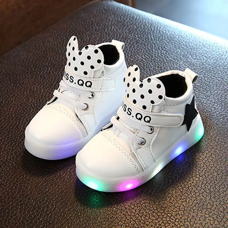 Светодиодный светильник для маленьких мальчиков и девочек; нескользящие спортивные ботинки для малышей; Детские кроссовки; детская обувь на плоской подошве; Новинка года - Цвет: Белый
