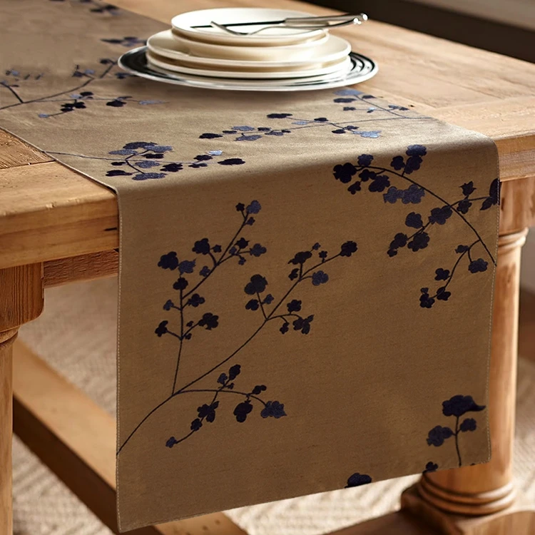High-end fashion Emulation silk Contracted rural Simple American country Embroidery Table flag table runner High-end fashion Emulation silk Contracted rural Simple American country Embroidery Table flag table runner