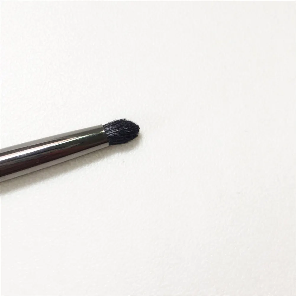 Lydia T-211 Pencil Brush _ 3