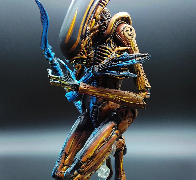 

Alien vs Predator Chestbuster Toys Alien Queen Double Color Anime Movable Toys Action Figure Alien vs Predator