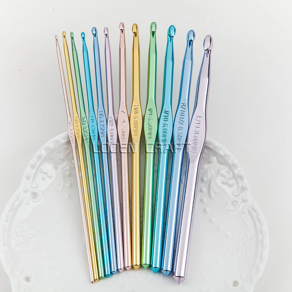 

12 Pieces Multi Color Hand-knitted Needles Crochet Metal Home Crochet Hooks Kit Needles Hand-woven Knitting Needles Crochet Set
