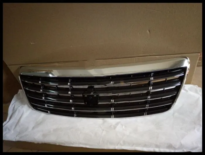 

Qirun Front Bumper Grill Grille for Toyota CROWN 2005-2008
