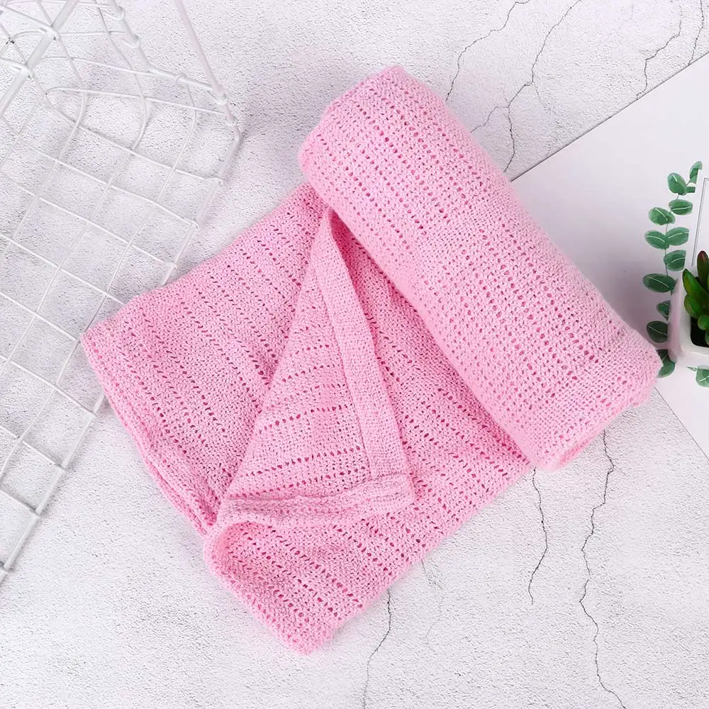 1 stücke Einfarbig Weiche Baumwolle Häkeln Neugeborenen Babys Decke Prop Krippe Lässige Schlafen Bett Liefert Loch Wrap