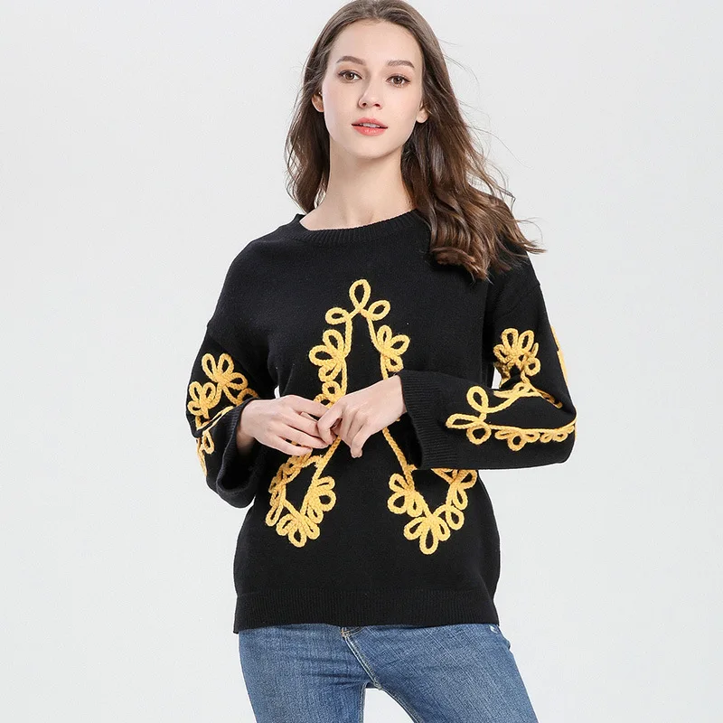 

2019 winter women's long-sleeved pullovers are large-size sweaters with thick drawstring and warm applique plus size women