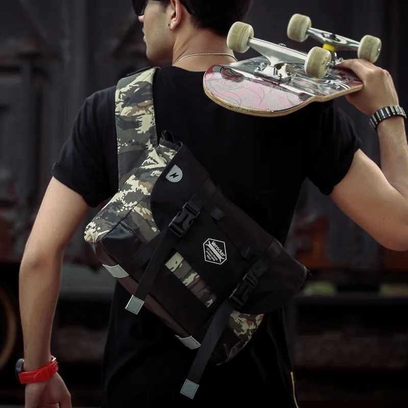 

Hiking and Bicycle Camouflage Sports Bag Men Oxford Bike Riding Messenger Bags with Laptop Compartment Teenagers Messenger Bag