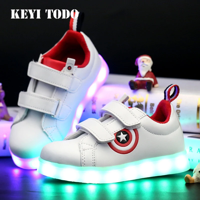 

KEYITODO New Captain America cartoon luminescent kids shoes USB rechargeable LED boys girls shoes outdoor children sneakers c544