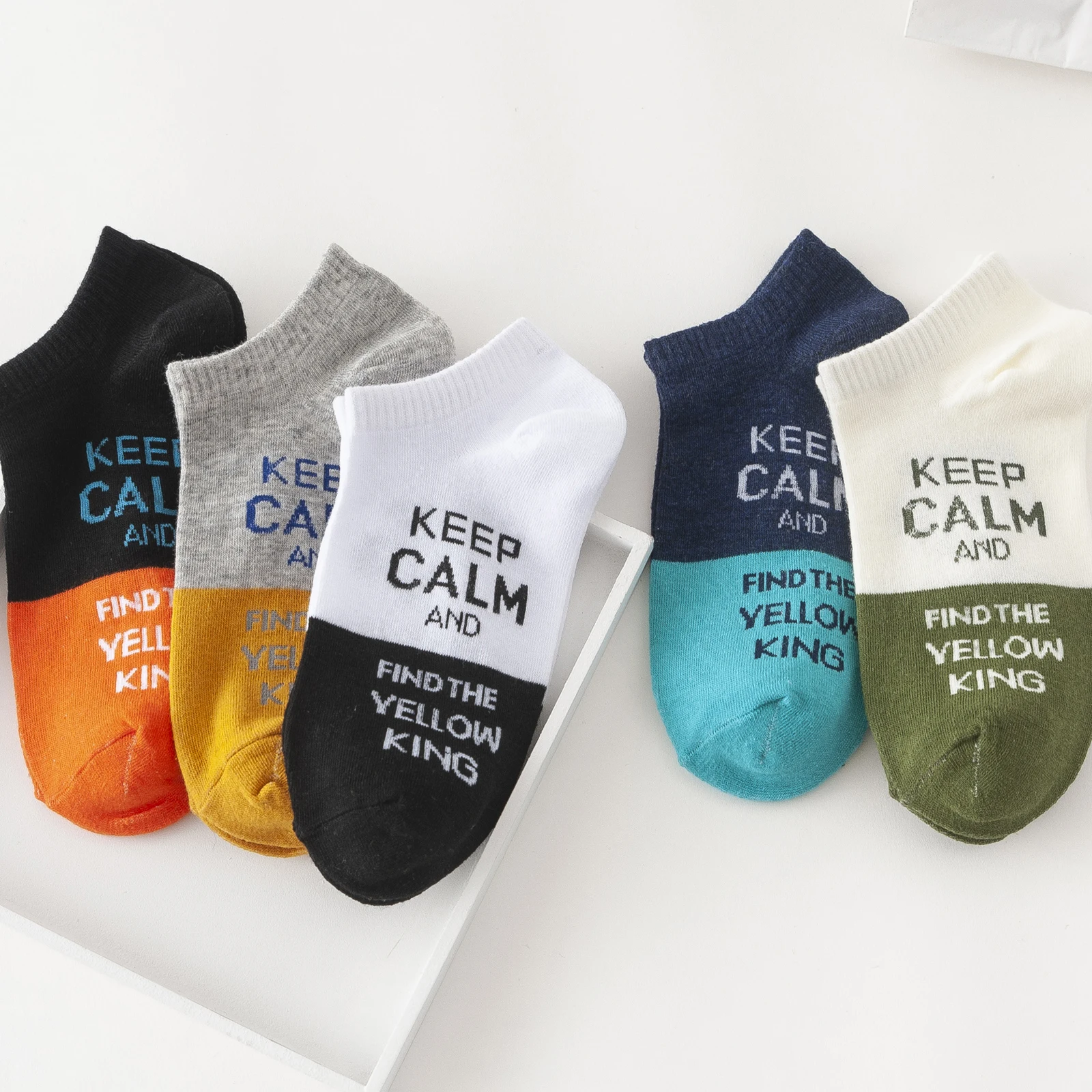

Interesting color collocation Men's Comfort Cotton Letter Creativity Leisure socks