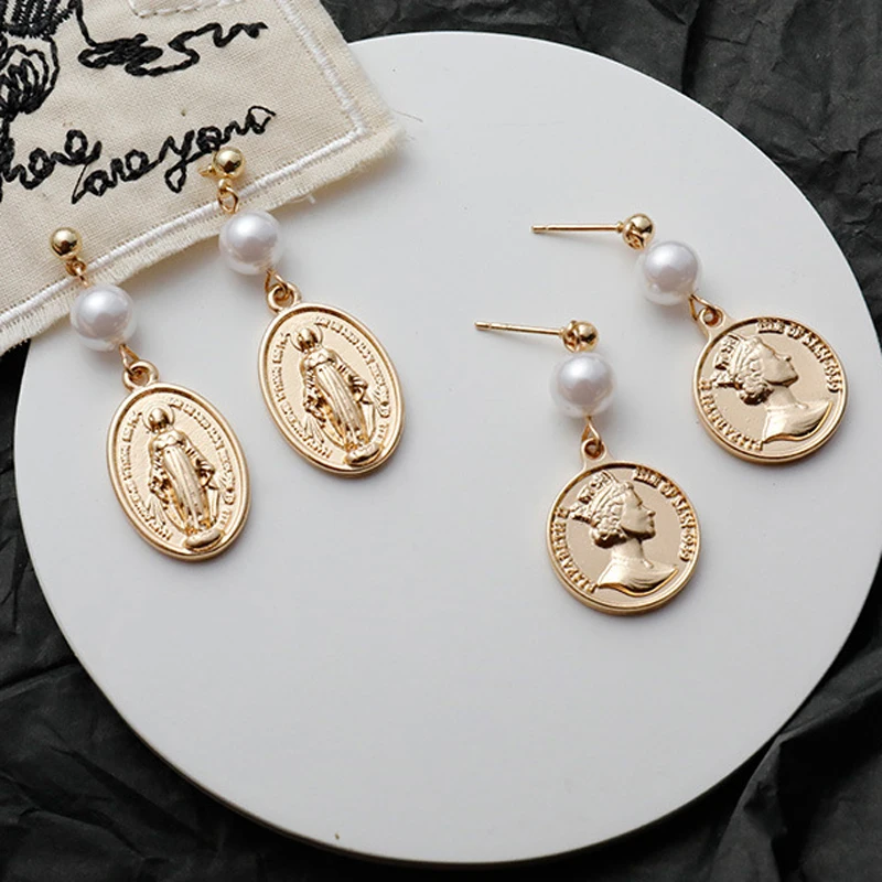 INS وجيزة خمر أنيقة الذهب لهجة الملكة رئيس صورة عملة فو اللؤلؤ استرخى أقراط للنساء 2018 الغربية القرص أقراط INS وجيزة خمر أنيقة الذهب لهجة الملكة رئيس صورة عملة فو اللؤلؤ استرخى أقراط للنساء 2018 الغربية القرص أقراط