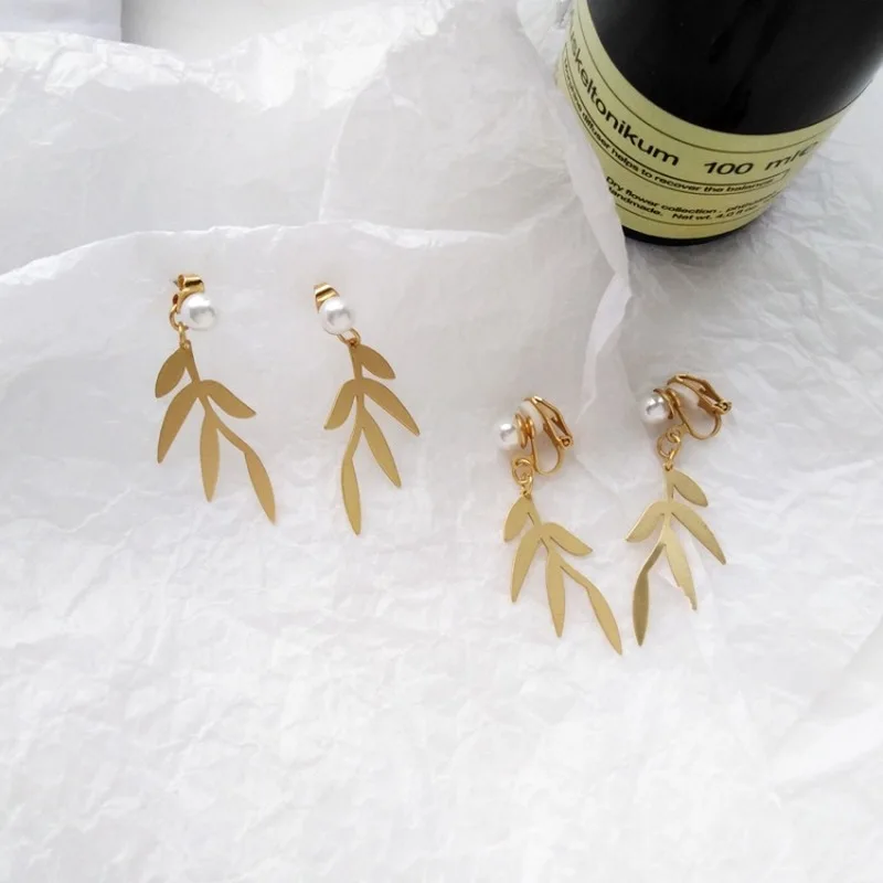 

Korean Trendy Creative Personality Leaf Dangle Earrings Women Girl Simple Metal Texture Imitation Pearl Ear Clip Jewelry