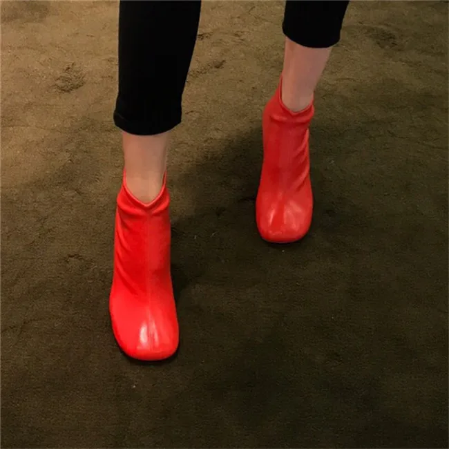 JAWAKYE/ г., черные, красные кожаные полусапожки наивысшего качества обувь для подиума на высоком каблуке женские ботильоны для женщин с круглым носком