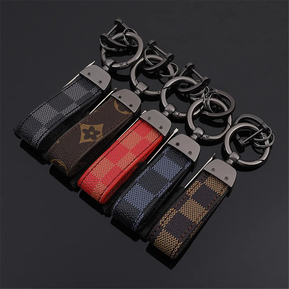 

Red Blue Square Pattern Leather Metal Keychain Old Flower Auto Waist Key Chain Car Keyfob Rings Keyholder Car Key