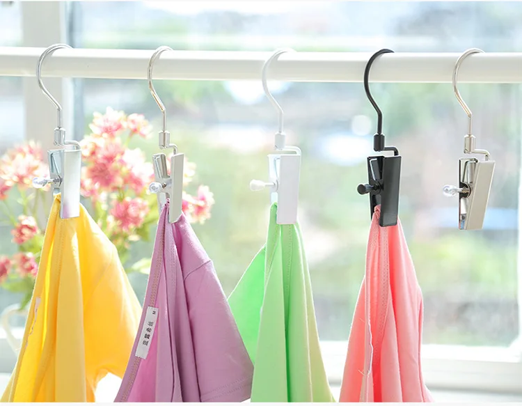 3298461568_386875979