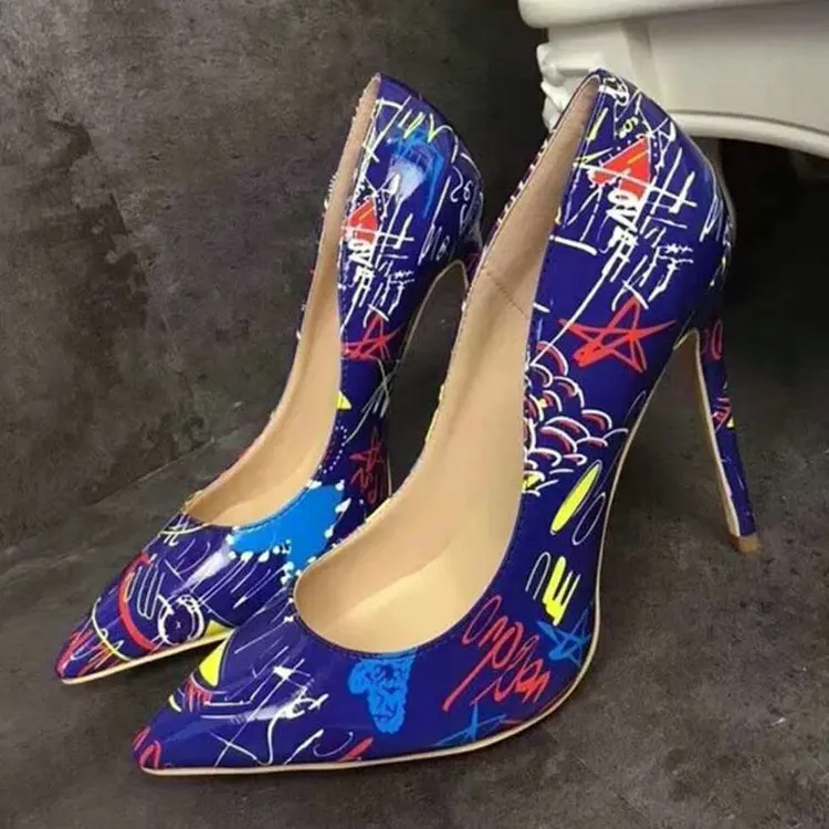 Size35-42 женские пикантные туфли на высоком каблуке-шпильке с художественным принтом граффити; черные женские Вечерние и свадебные туфли; женские туфли-лодочки с острым носком