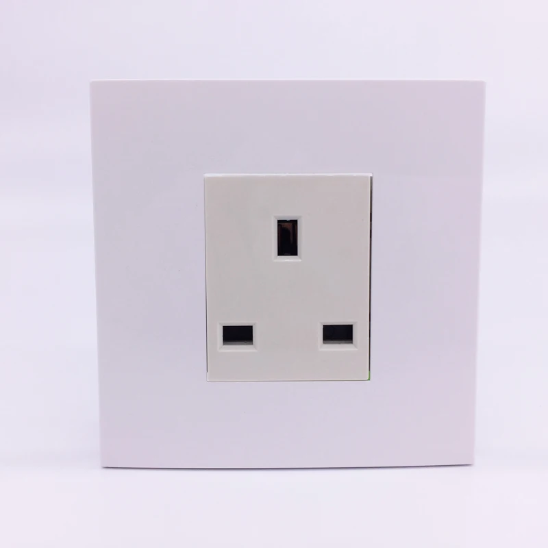 Low Price UK Singapore Electric Wall Outlet White Color 250V Power Wall Panel Socket 3pins Face