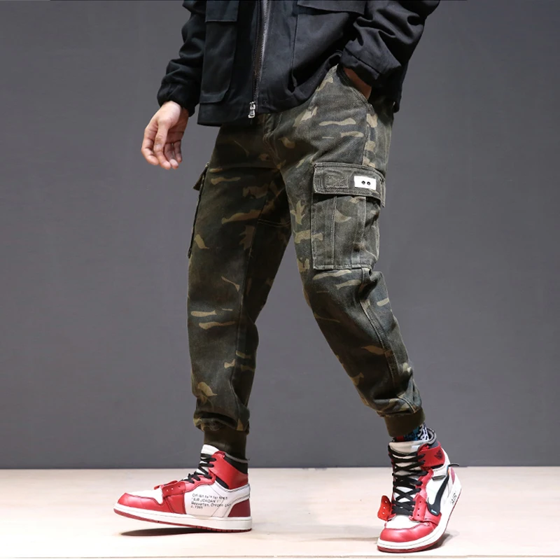 

Fashion Streetwear Men Jeans Loose Camouflage Military Harem Pants Big Pocket Cargo Pants Slack Bottom Hip Hop Joggers Jeans Men