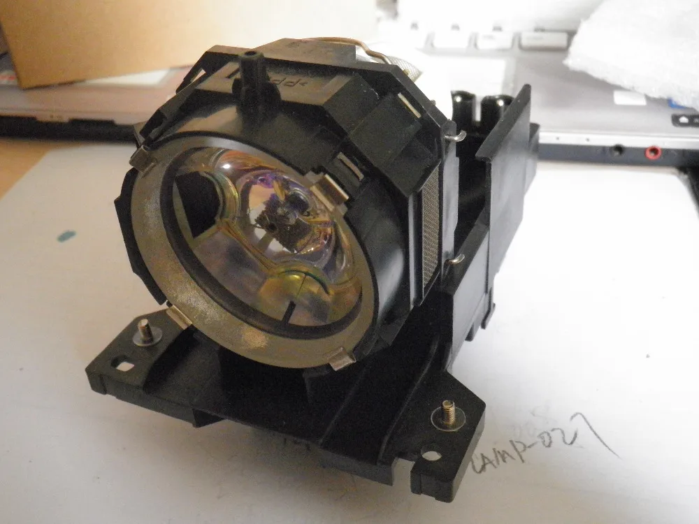 

SP-LAMP-027 Replacement Projector Lamp with housing for INFOCUS IN42 / IN42+ / W400