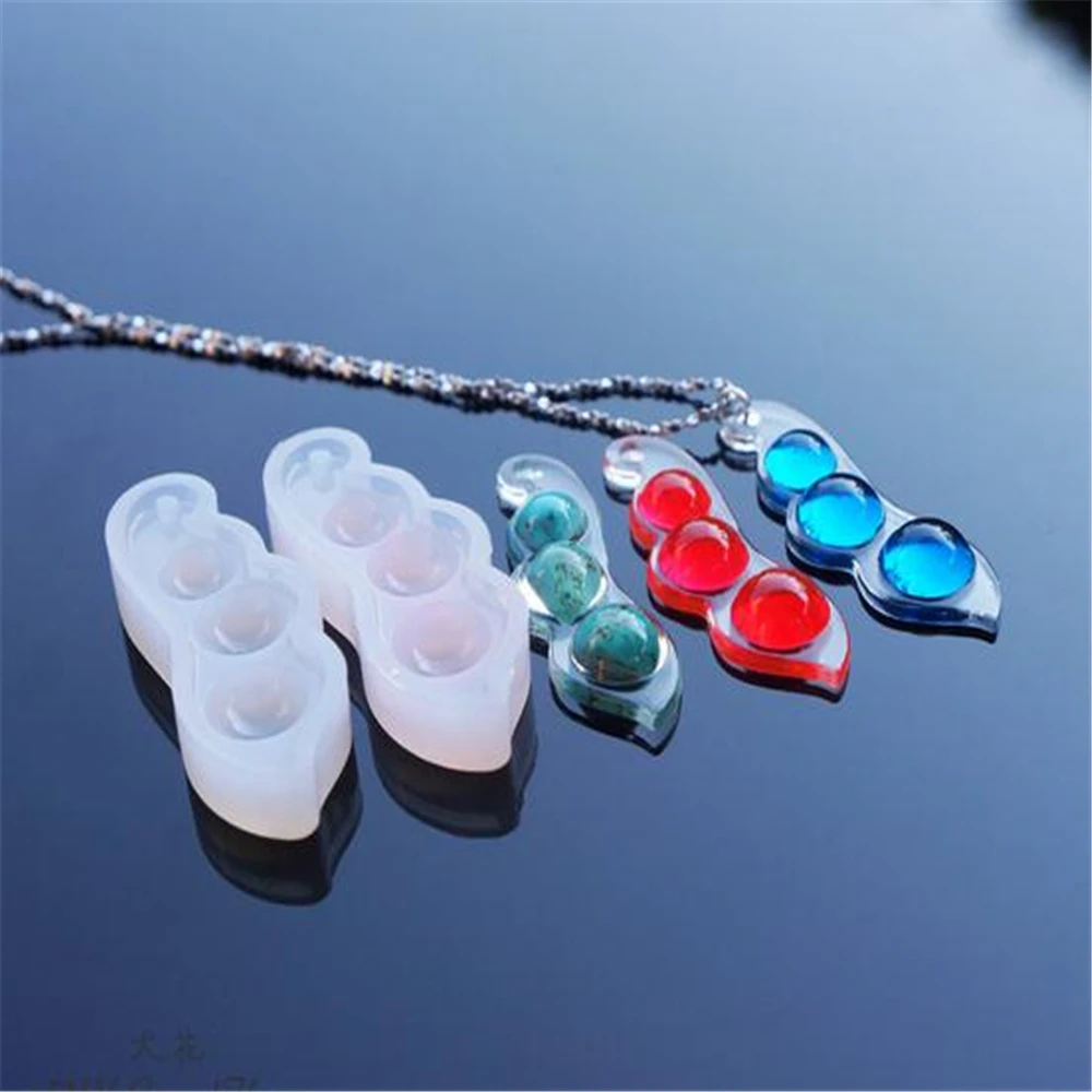 

DIY Tools Crystal Drops of Perforated Plastic Clip Beans Peas Mould Half Necklace Pendant Mould