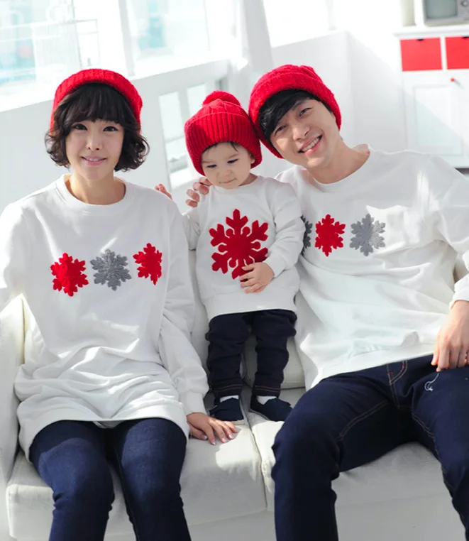 Одинаковые Рождественские свитера для семьи; пижамы со снежинками; семейный образ для папы; футболка для сына в стиле пэчворк; хлопковые одинаковые комплекты для семьи