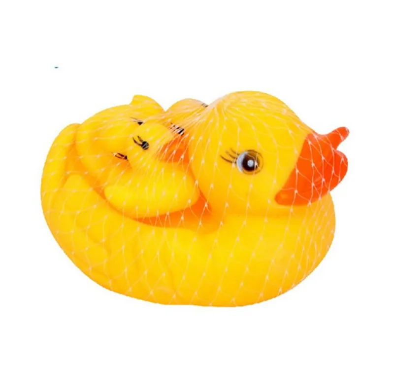MOTOHOOD Cute Baby Rattle Bath Toy 4pcs Ducks Squeezing Call Rubber Shower Bathing Water Play Toy For Children (1)