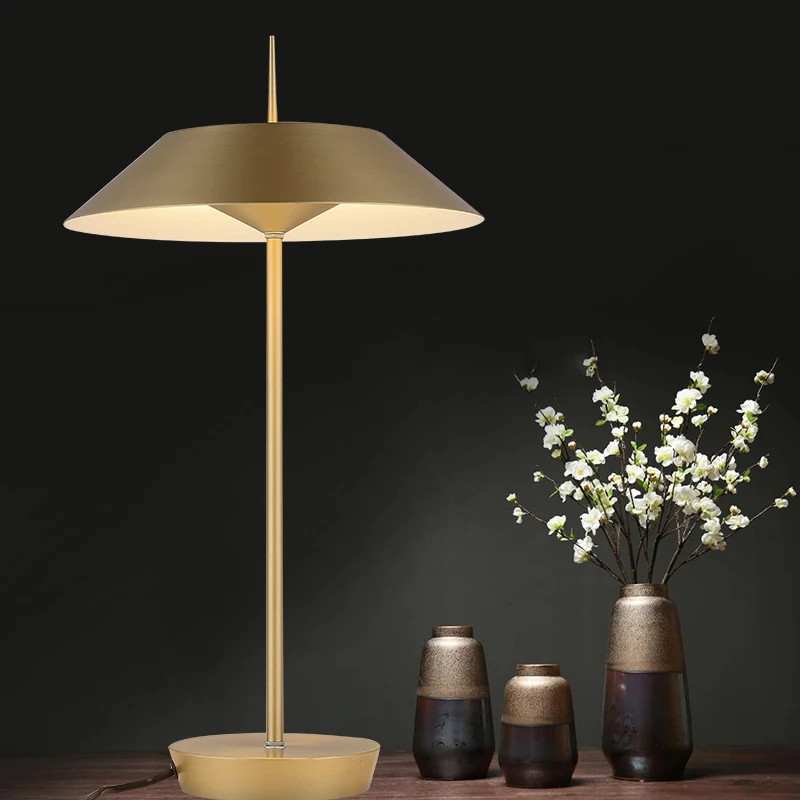 

Modern Table Lamp For Living Room Contemporary Desk Lamp Bedside Lamp lampara de mesa Metal Plating Table Lamp Designer's Choice